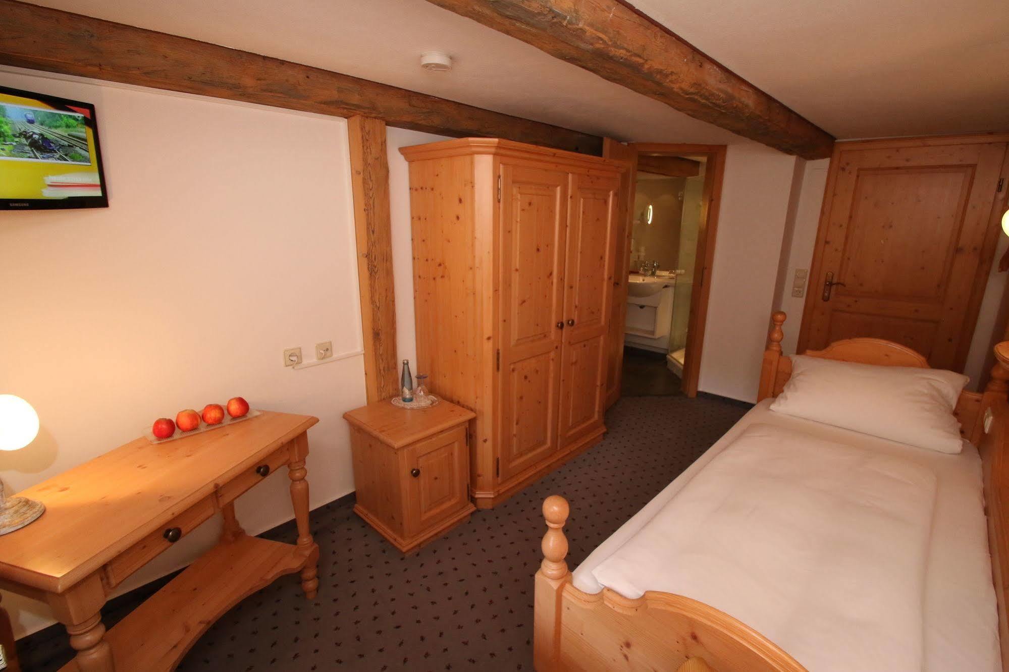 Hotel Landgasthof Adler Altenrond エクステリア 写真