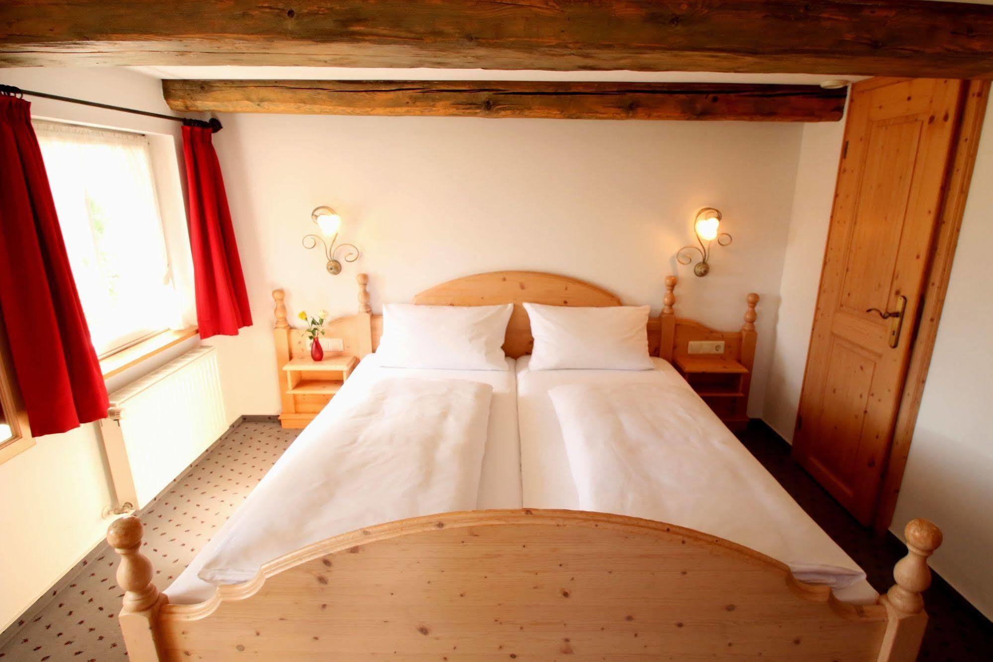 Hotel Landgasthof Adler Altenrond エクステリア 写真